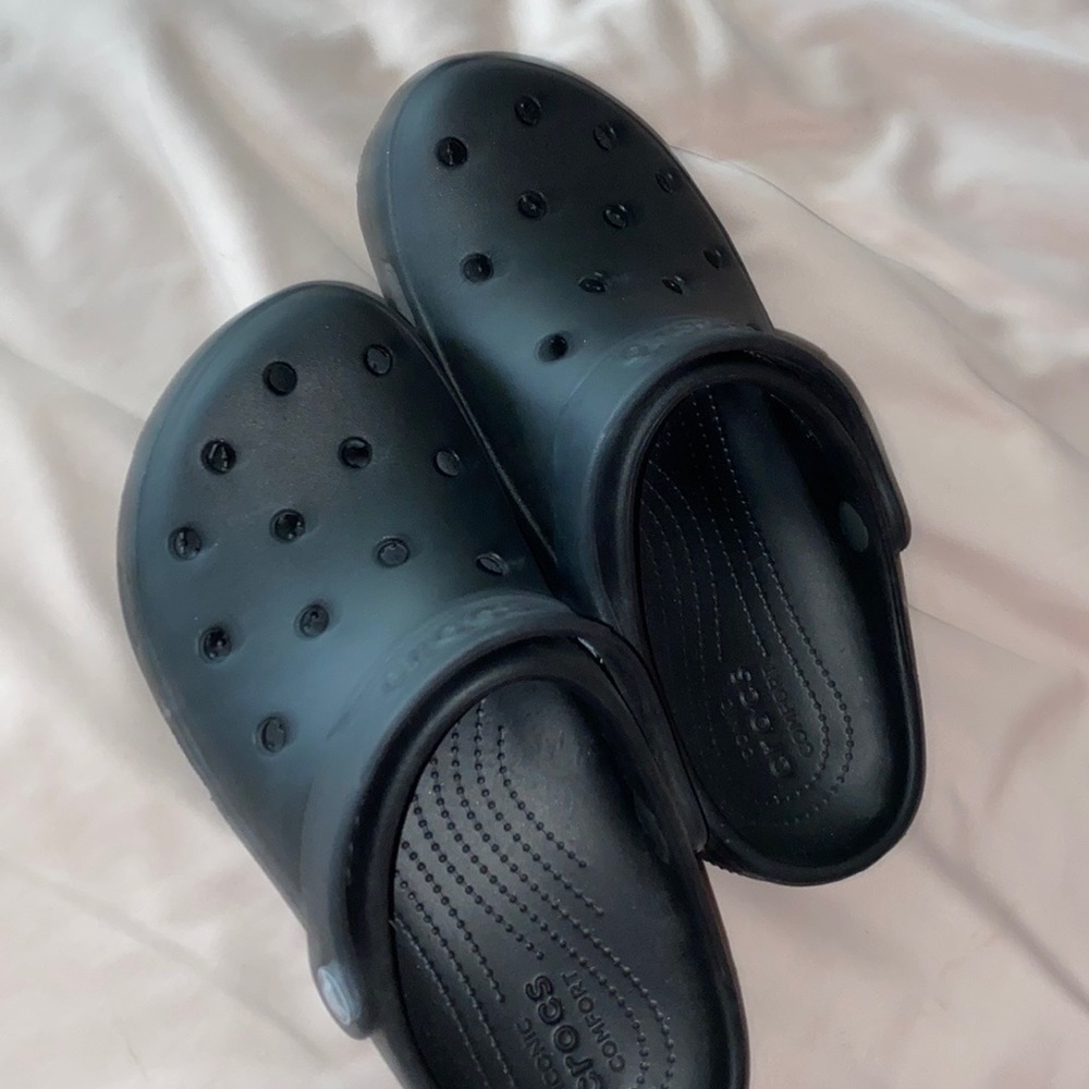 Black comfort crocs